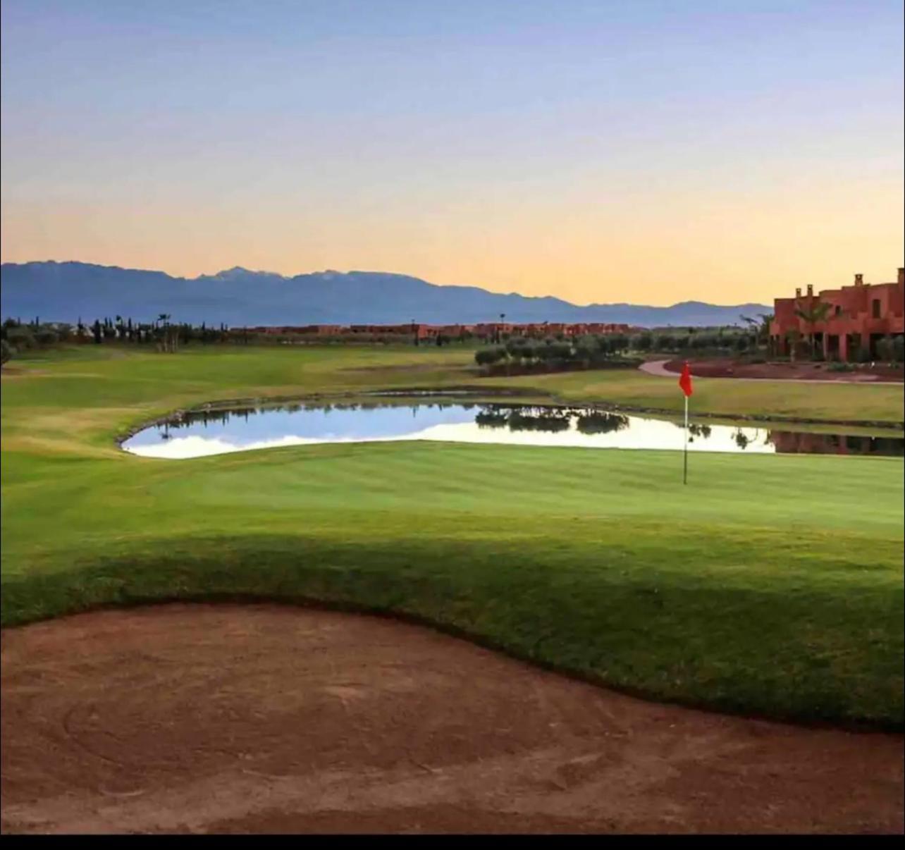Mini-Villa Situee Dans Une Residence Prestigia A Marrakech, Avec Une Vue Sur La Piscine Et Le Golf Une Securite 24H Sur 24 Et Une Proximite Ideale De L Aeroport 5 Minutes C Est Une Offre Parfaite Pour Des Vacances Marrakesh Buitenkant foto