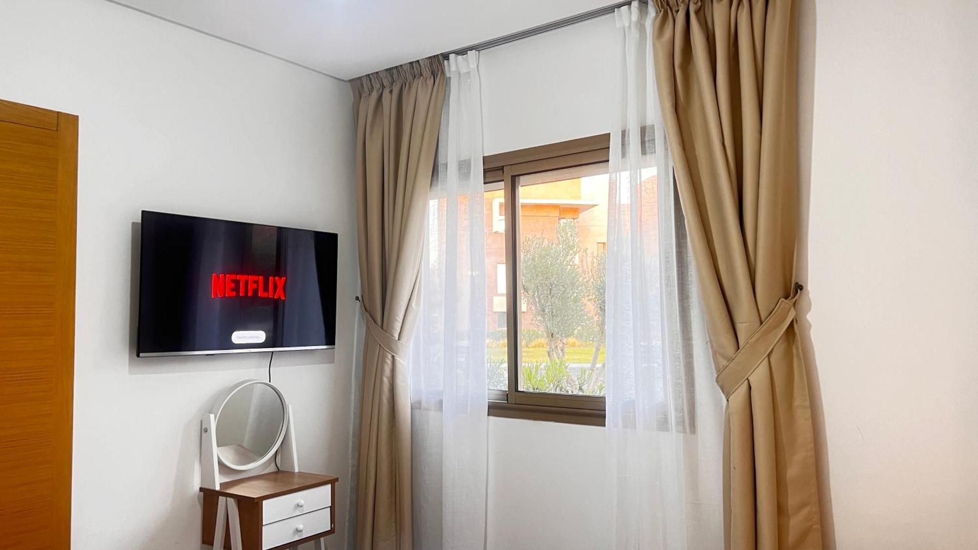 Mini-Villa Situee Dans Une Residence Prestigia A Marrakech, Avec Une Vue Sur La Piscine Et Le Golf Une Securite 24H Sur 24 Et Une Proximite Ideale De L Aeroport 5 Minutes C Est Une Offre Parfaite Pour Des Vacances Marrakesh Buitenkant foto